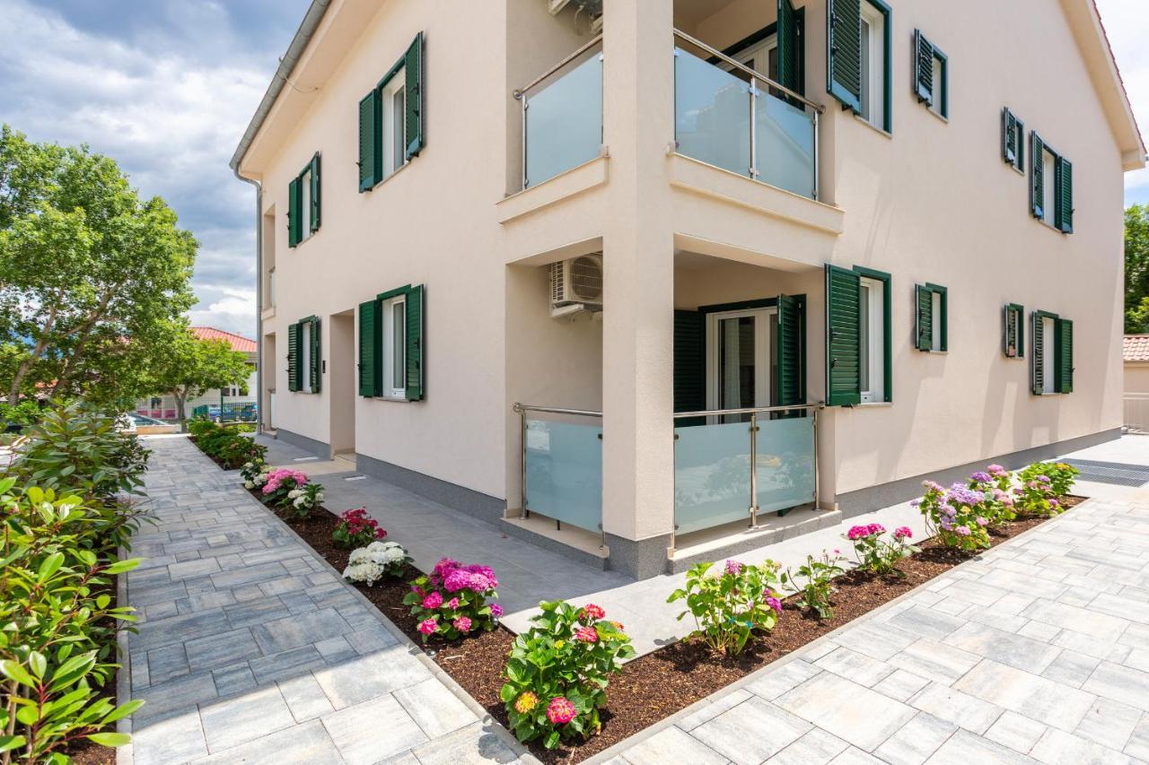 Divine Apartments Baska  Ngoại thất bức ảnh