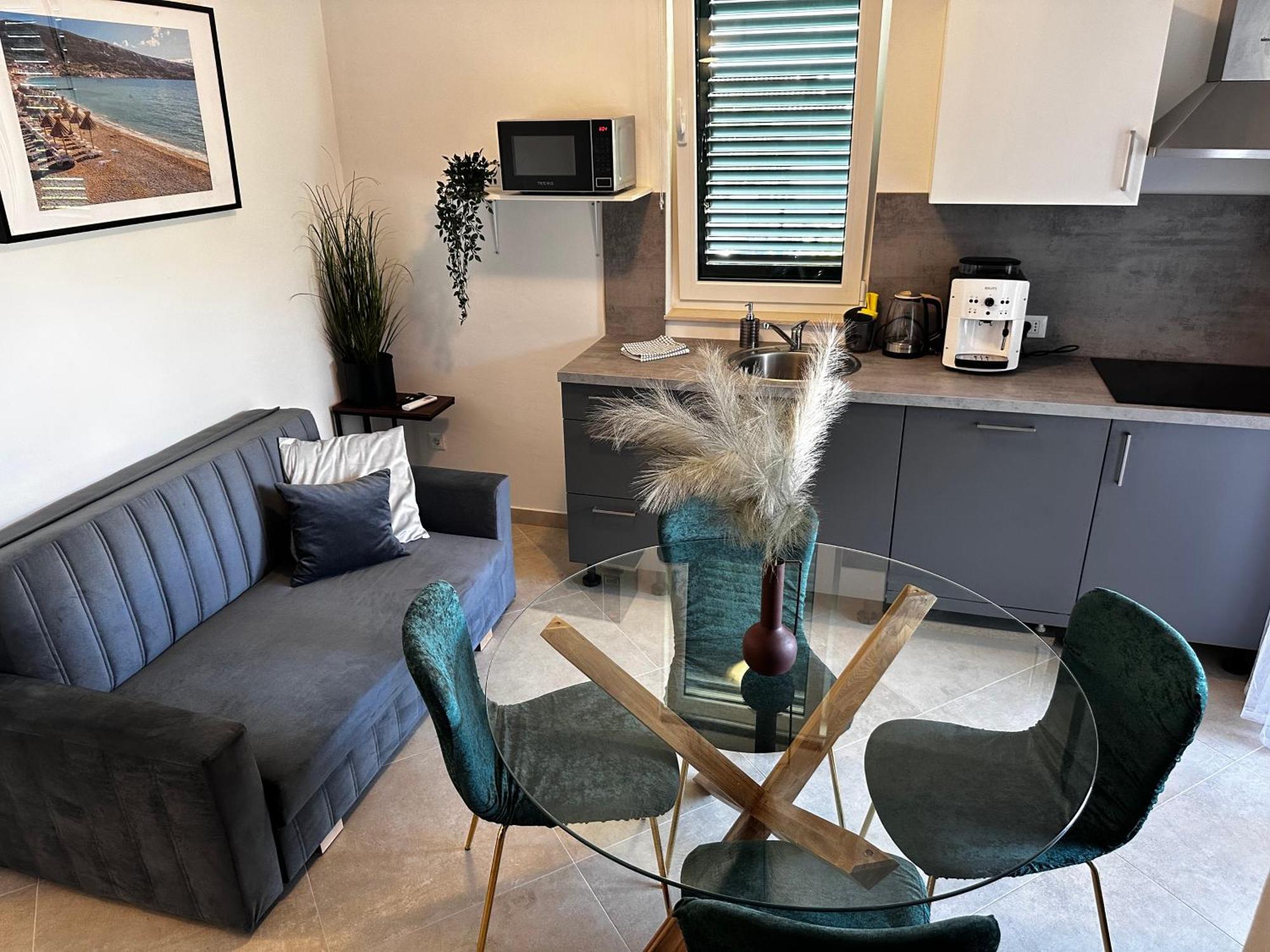 Divine Apartments Baska  Ngoại thất bức ảnh