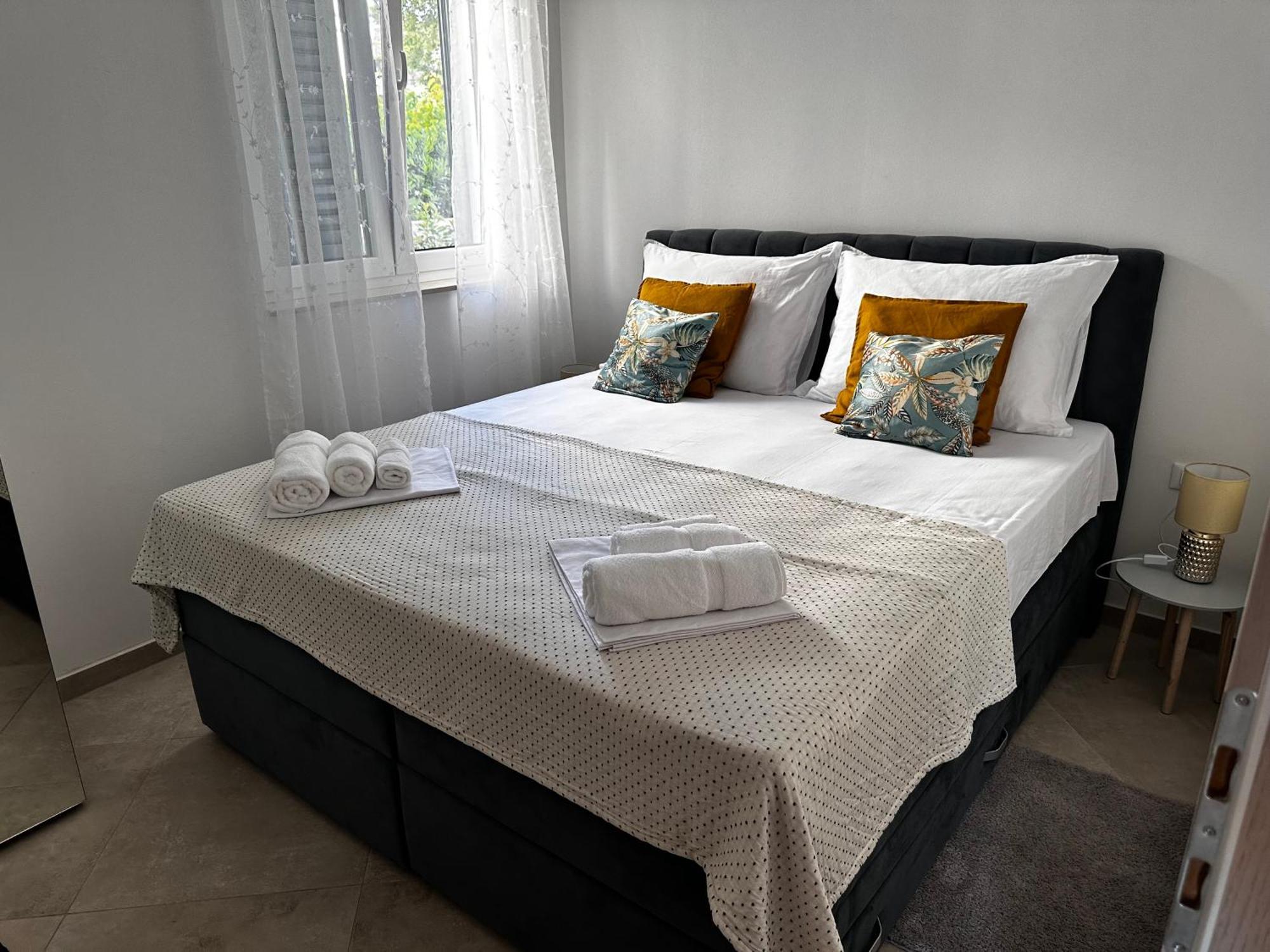 Divine Apartments Baska  Ngoại thất bức ảnh