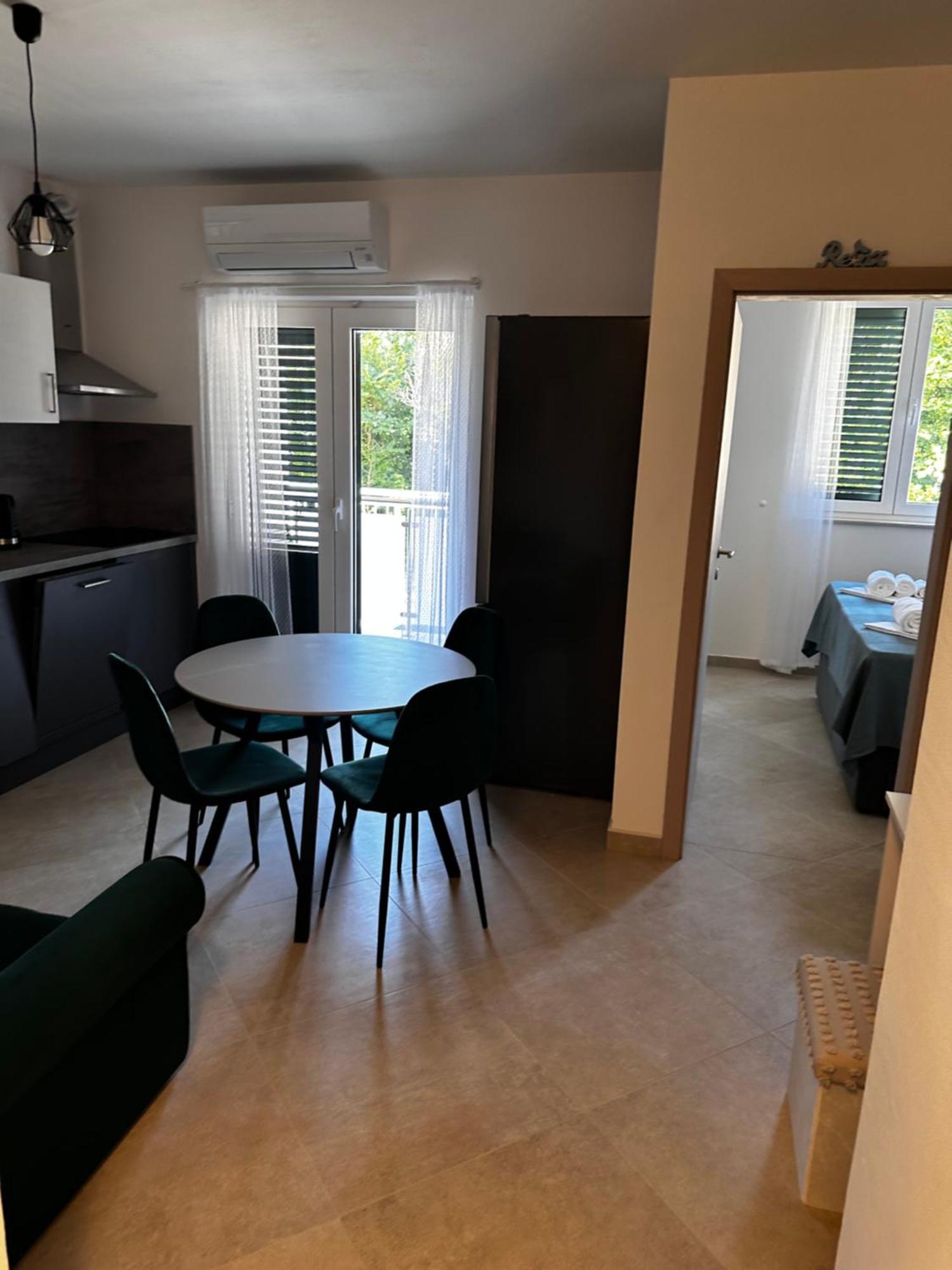 Divine Apartments Baska  Ngoại thất bức ảnh