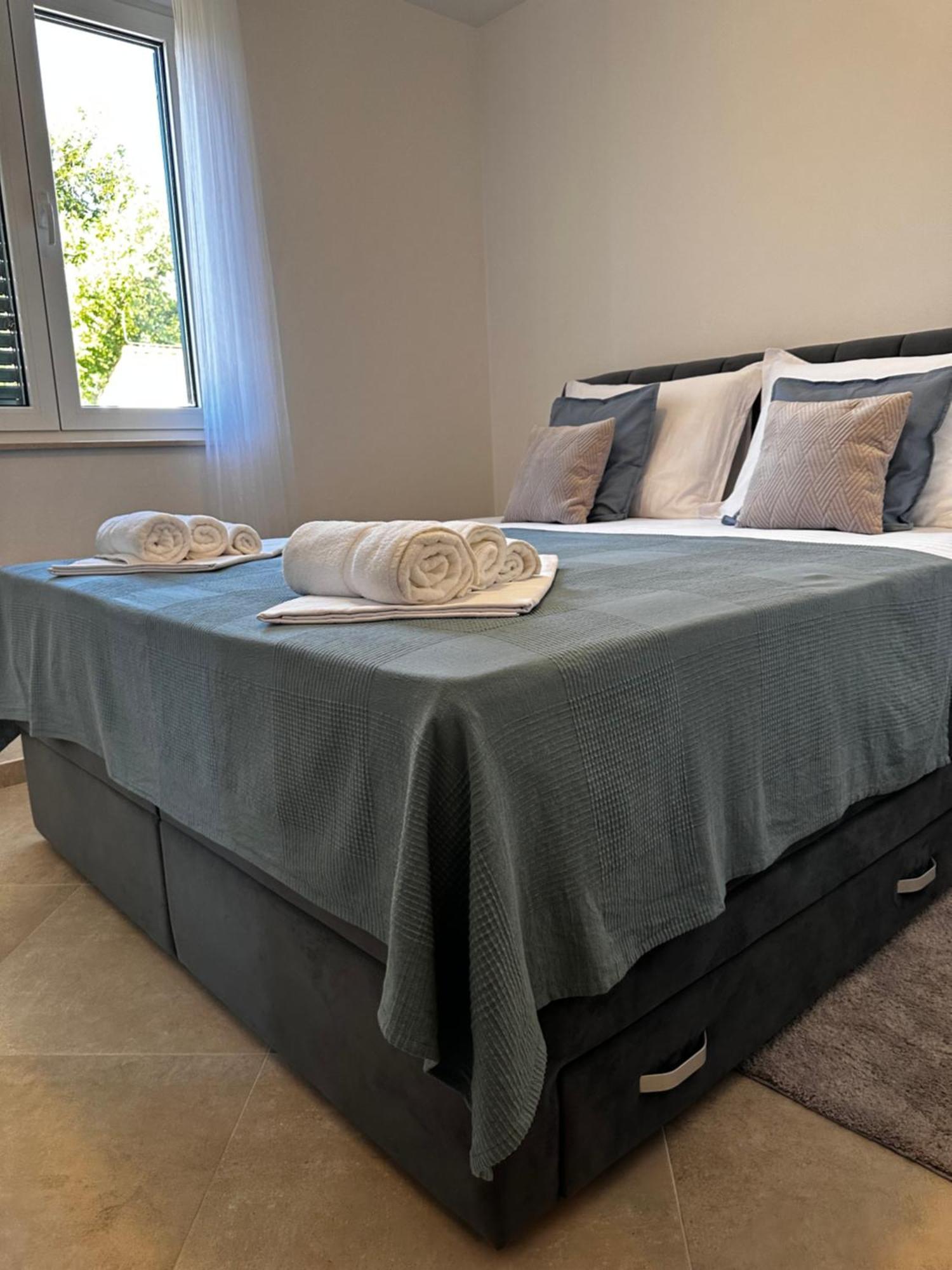 Divine Apartments Baska  Ngoại thất bức ảnh