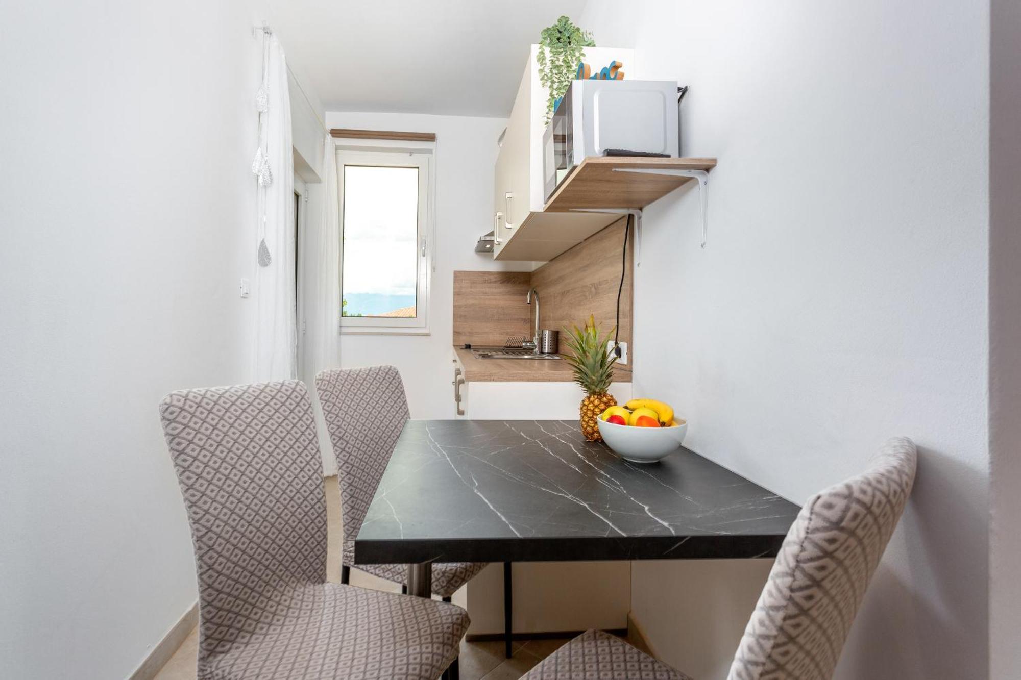 Divine Apartments Baska  Ngoại thất bức ảnh