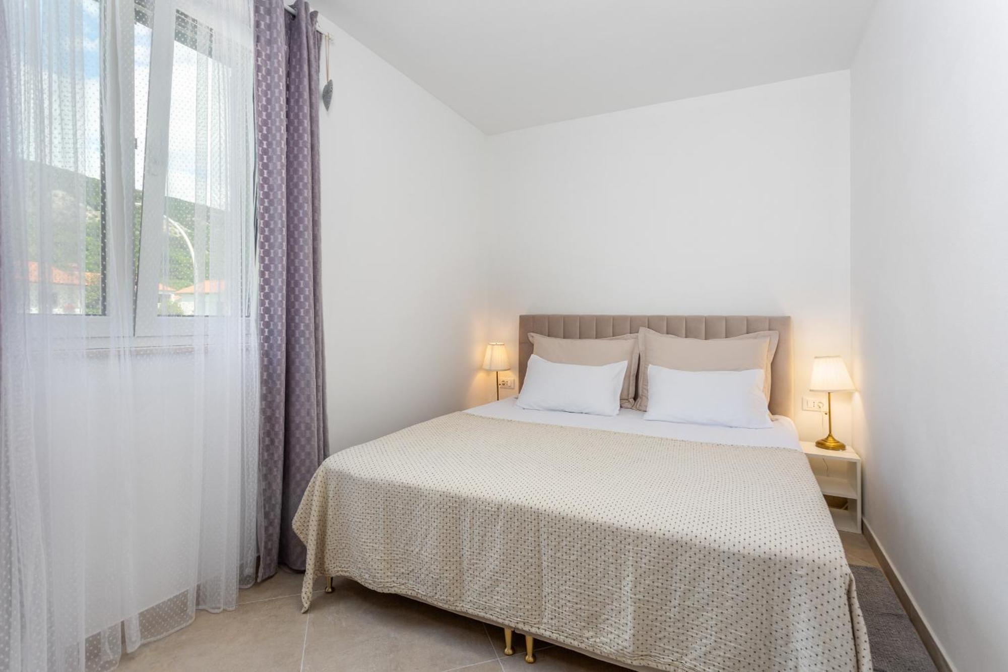 Divine Apartments Baska  Ngoại thất bức ảnh